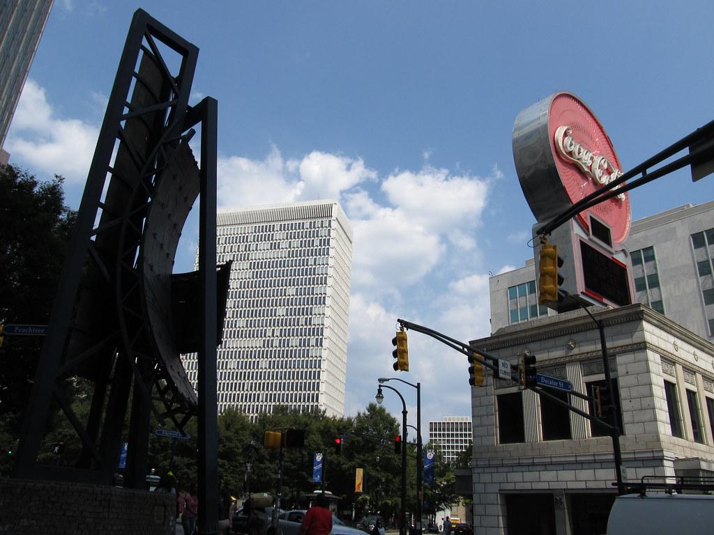 Atlanta Residents Navigate Mixed Economic Signals in Metro Area